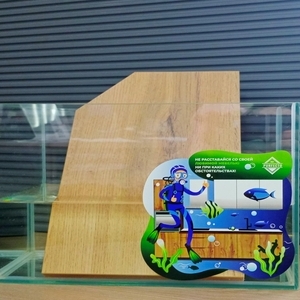 МДФ AGT. Основа МДФ облицовны пластиком HPL, толщиной более 0,5 мм, и кромкой ПВХ 1 мм на PUR-клее.