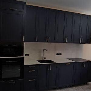 Кухня со столешницей из HPL-пластика