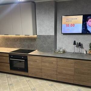 Угловая кухня со столешницей из HPL-пластика