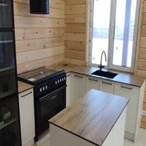 Угловая кухня с островом